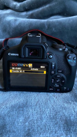 Oportunidad Cámara Canon EOS 2000D Negra