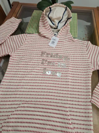 Sudadera en talla L y XL. CON ETIQUETA