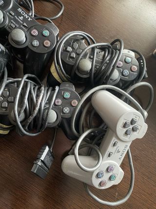Lote di controller PS1 e PS2 originali da riparare