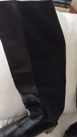 Stivali alti neri con tacco