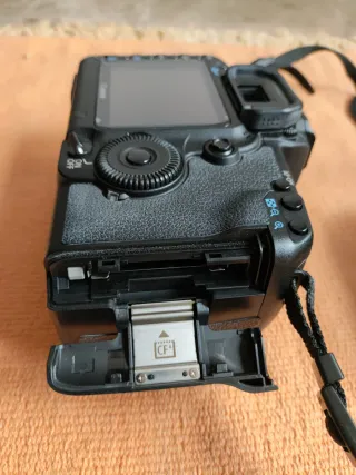 Cámara Canon EOS 5D Mark II