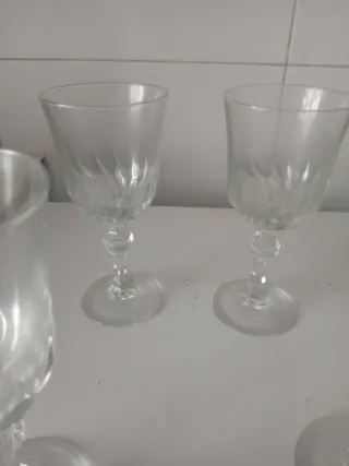 Copas de vino de cristal tallado