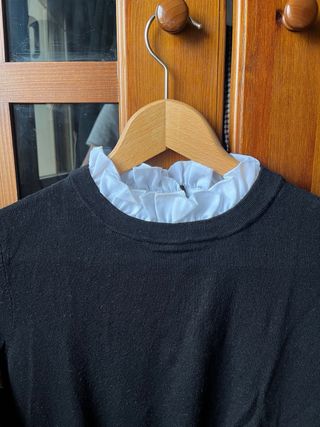 Jersey negro cuello combinado