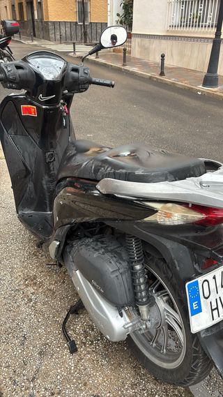 Honda SH 125i Scooter Negra