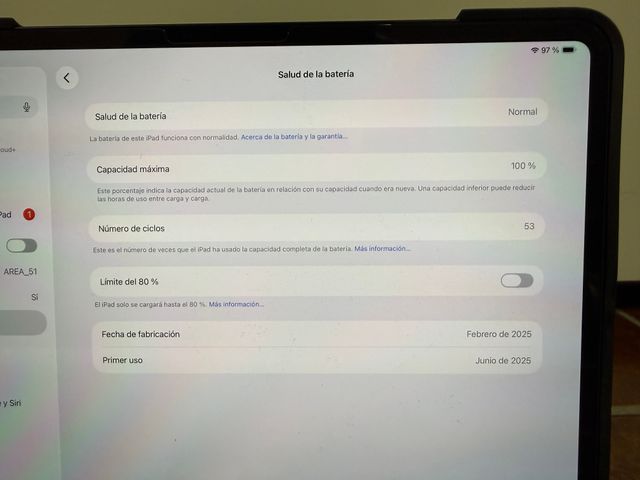 iPad Pro 13 M4 batteria 100% Apple Care+, Logitech