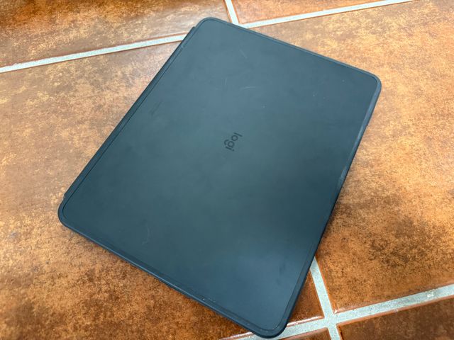 iPad Pro 13 M4 batteria 100% Apple Care+, Logitech