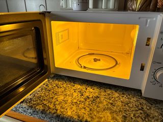 Microondas SAIVOD Blanco