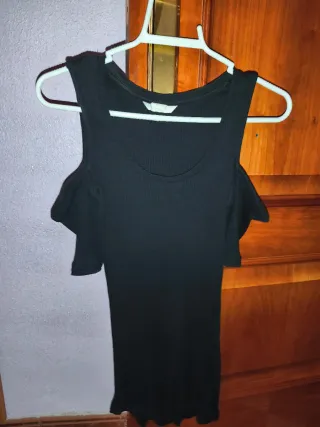 Camiseta H&M hombros descubiertos