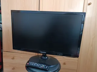 Samsung 24” LED TV T24C300EW