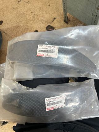 Molduras Paragolpes Delanteros Toyota Corolla