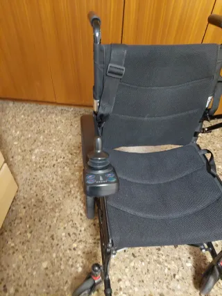 Silla de ruedas eléctrica plegable