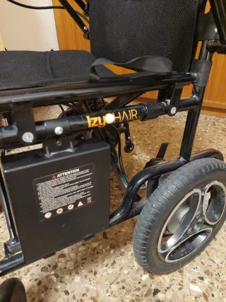 Silla de ruedas eléctrica plegable