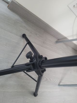 Atril negro para partituras