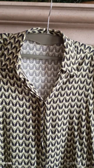 Camisa estampada verde e preta