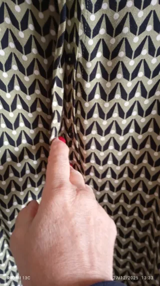 Camisa estampada verde e preta