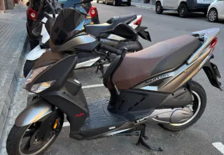 Moto 125cc Scooter Gris Automática