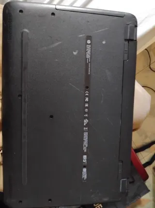 Portátil HP i3 Rojo