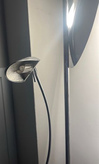 Lámpara de diseño cromada. Lud led.