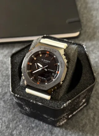 Reloj Casio MOD de acero con dial negro