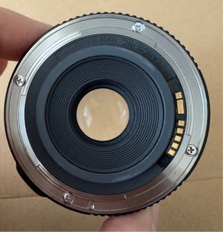 Canon EF-S 24mm f/2.8 STM
