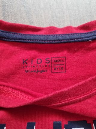 Camisetas negra y rojas de niño