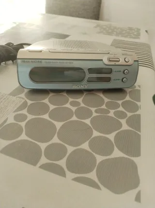 Radio Despertador Sony ICF-C273