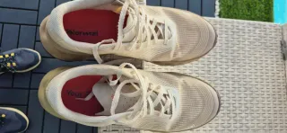 Zapatillas trail NNormal tomir 2 beige/marrón T43.