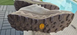 Zapatillas trail NNormal tomir 2 beige/marrón T43.