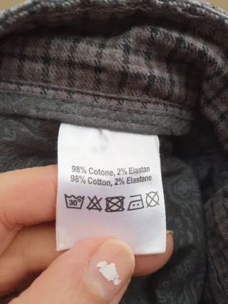 Pantaloni uomo fantasia a quadri.