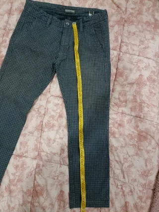 Pantaloni uomo fantasia a quadri.