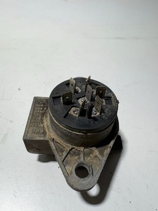 TOMA DE CONEXION HEMBRA PARA CAMIONES 7 PINES