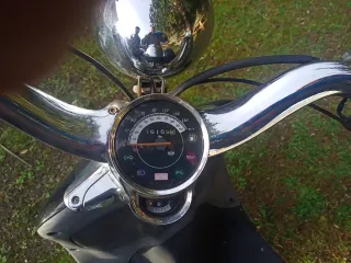 Moto Scooter 125cc Negra Automática