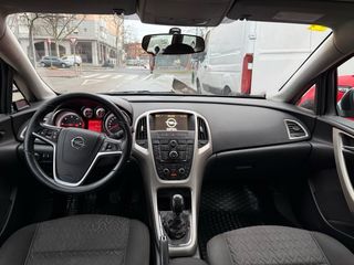 Opel Astra sport tourer 2013