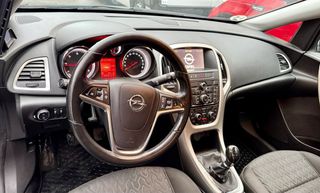 Opel Astra sport tourer 2013