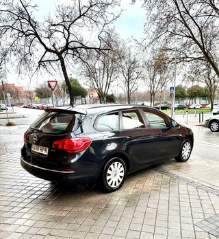 Opel Astra sport tourer 2013