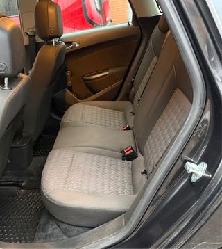 Opel Astra sport tourer 2013