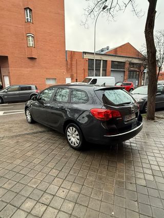 Opel Astra sport tourer 2013