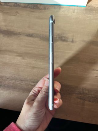 iPhone 6 con funda y protector pantalla