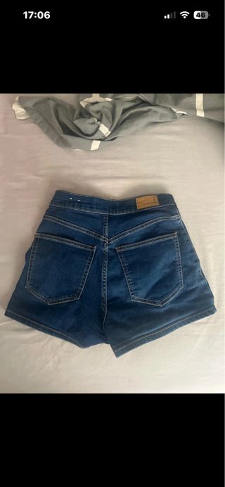 Pantalón corto vaquero azul oscuro elástico