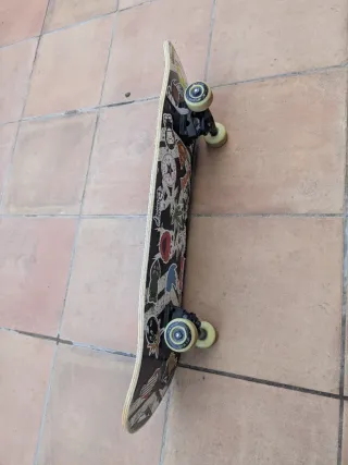 Skate con pegatinas