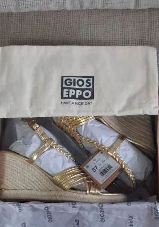 Sandalias cuña Gioseppo doradas talla 37