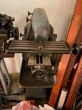 Fresadora DELFOS Horizontal con accesorios.