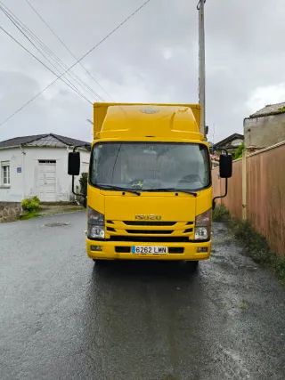 Isuzu NPR 2021