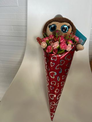 Peluche con Ramo Flores San Valentín