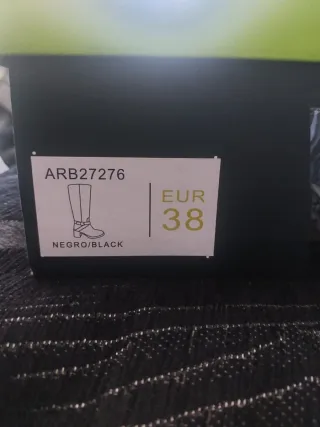 Stivali alti neri con tacco largo