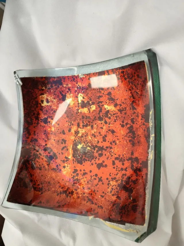 Bandeja cristal cóncava roja y dorada vintage