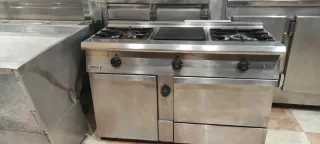 Cocina industrial Zanussi 3 fuegos plancha y horno