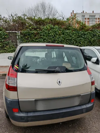 Renault Grand Scenic 2006 para reparar o piezas