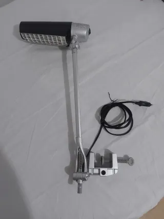 Flexo metálico con pinza