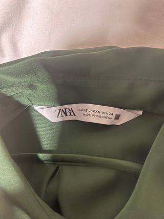 Camisa Zara verde seda